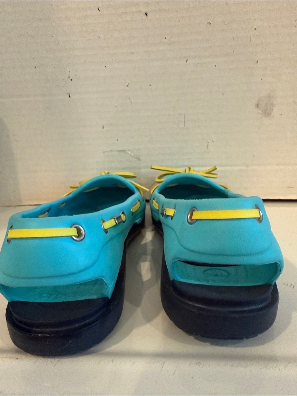 Mint - CROCS Turquoise Slip-On Boat Shoes, Beach Shoes or Sandals Sz - 7 - Picture 5 of 6